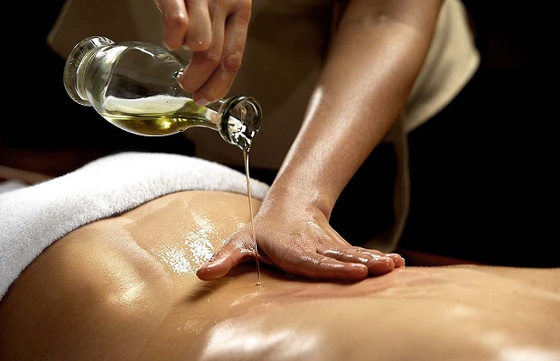 kết hợp nhiều sự mới mẻ như sextoy, dầu massage body để kích thích cho cuộc yêu